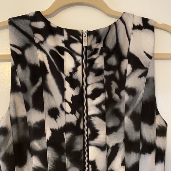 Dress - Picture 5 of 5